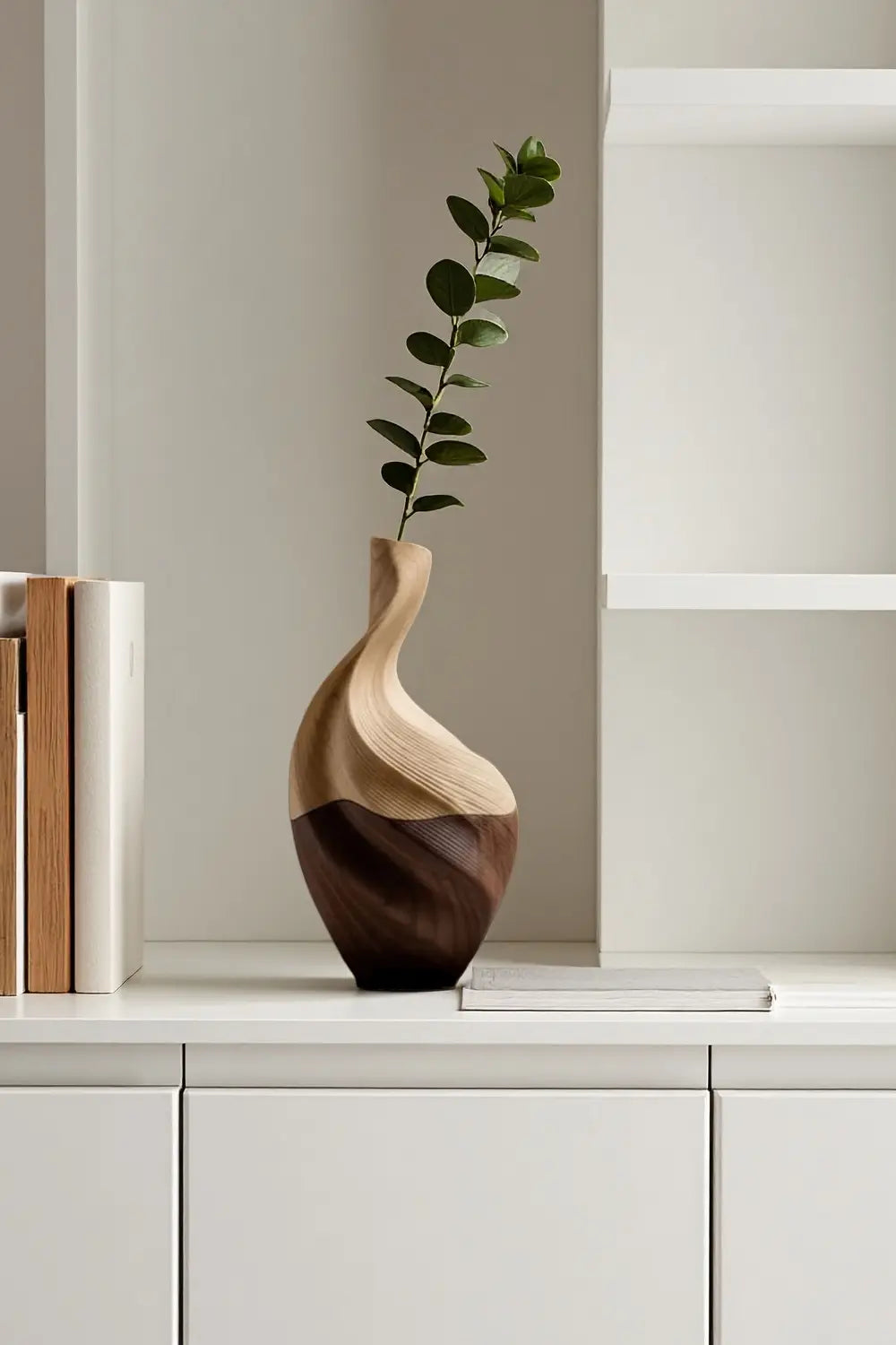 Sculpted Two-Tone Wood Vase Modern Twisted Decorative Flower Vase for Home