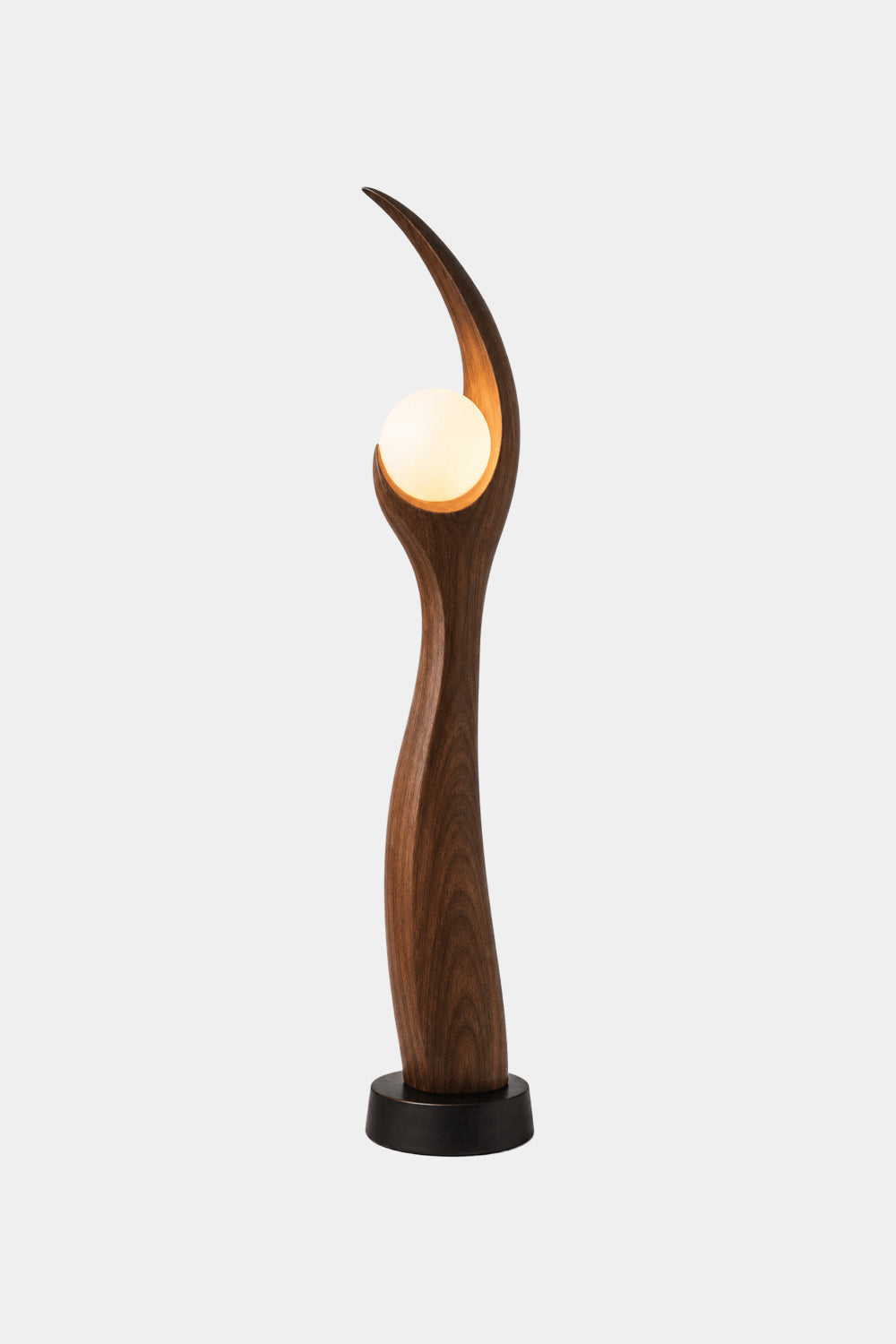 Sculptural Wooden Floor Lamp Blending Art And Function With Natural Grain Texture And Soft Illumination