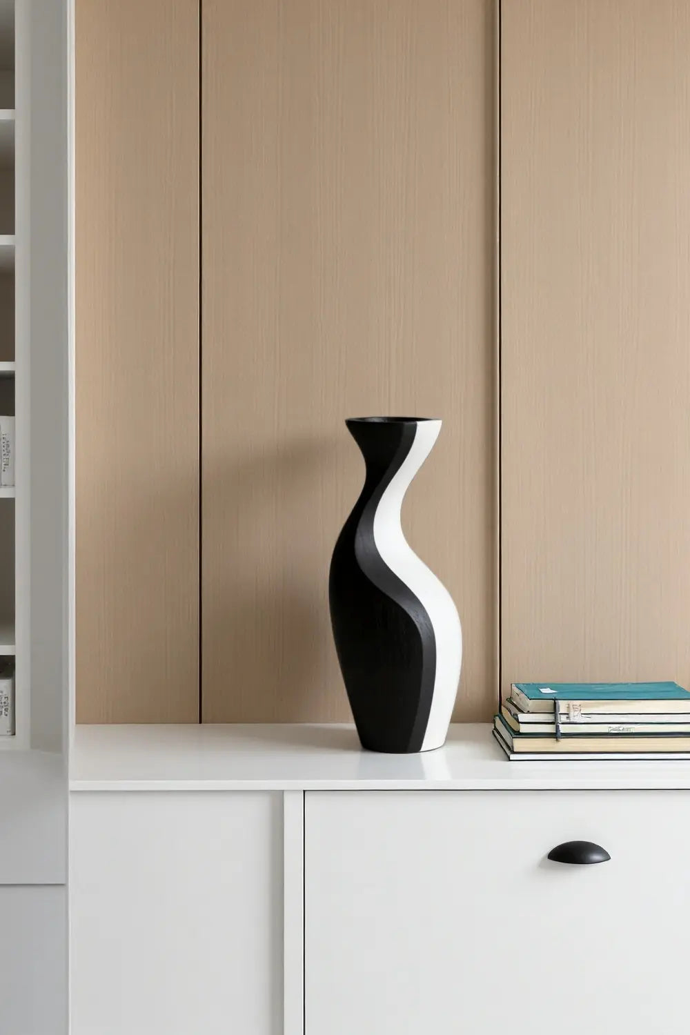 Organic Curved Wooden Vase Modern Solid Wood Flower Holder for Table Accents